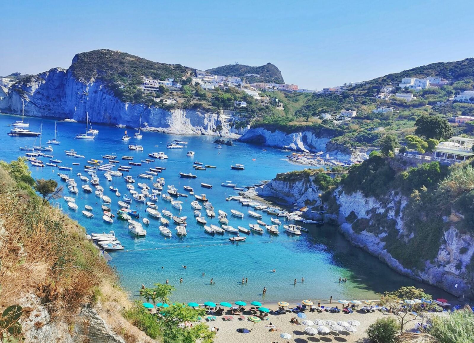 Panorama dell'Isola di Ponza dal mare